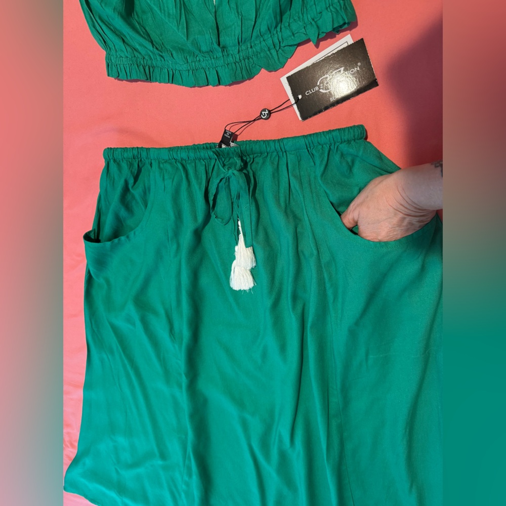 Green Skirt Set with Embroidered Detail - Picture 8 of 14